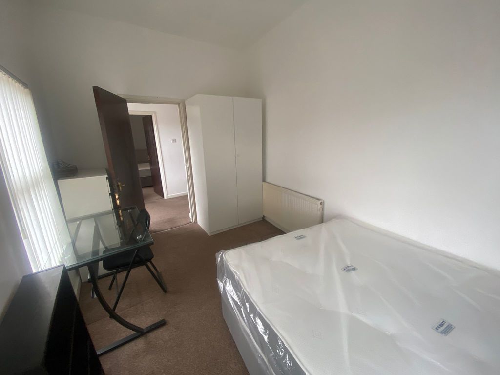Property photo 3 of 6 Bedroom 1