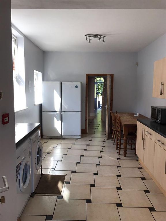 Property photo 2 of 31 d973Cfaa-c355-4Fa6-9A22-Eb7Af51Ed38F.Jpg