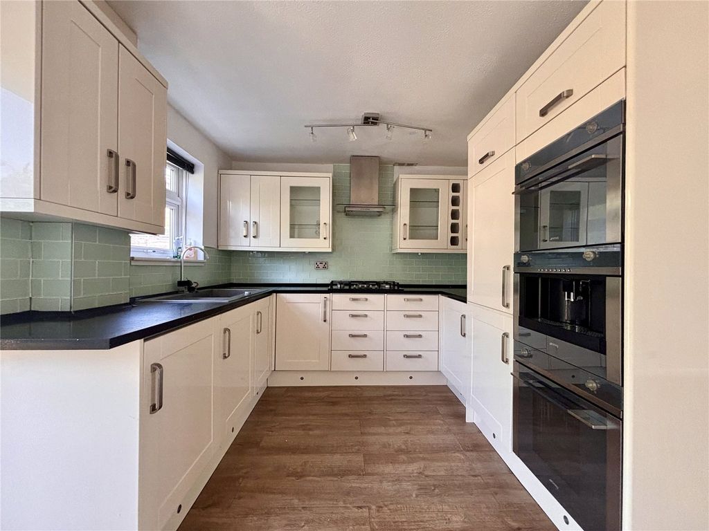 Property photo 2 of 18 Picture No. 01
