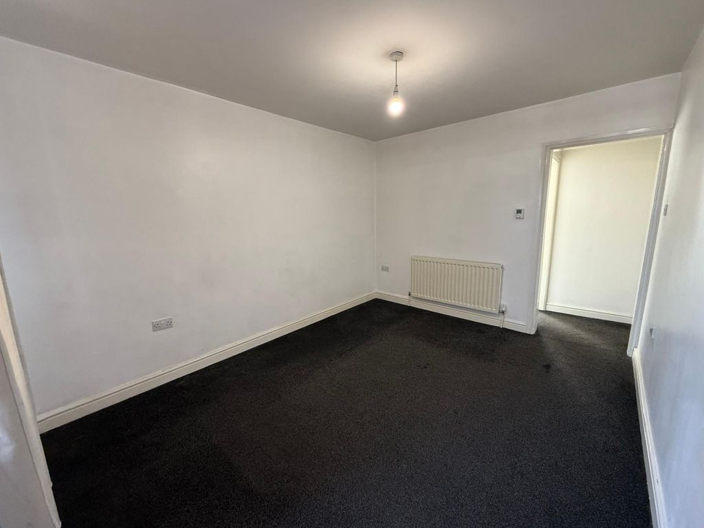 Property photo 2 of 6 Photo 1