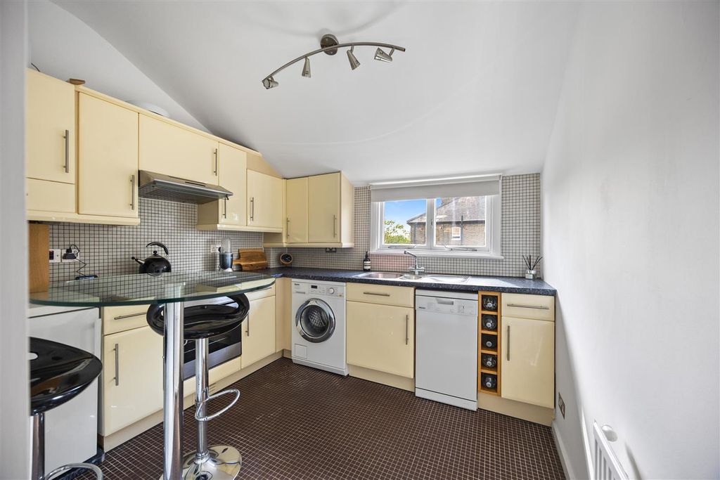 Property photo 2 of 5