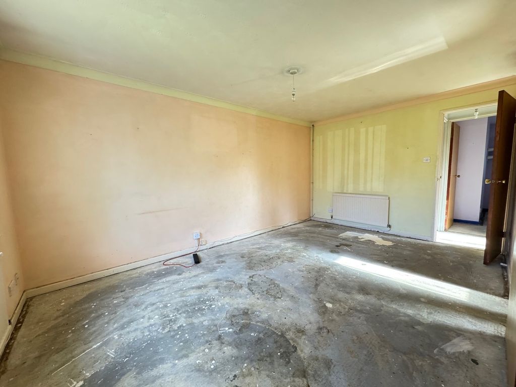 Property photo 3 of 8