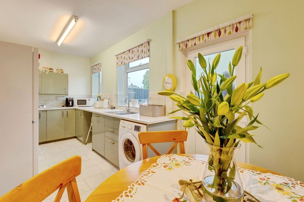 Property photo 3 of 17 Pbox-Img.Jpg