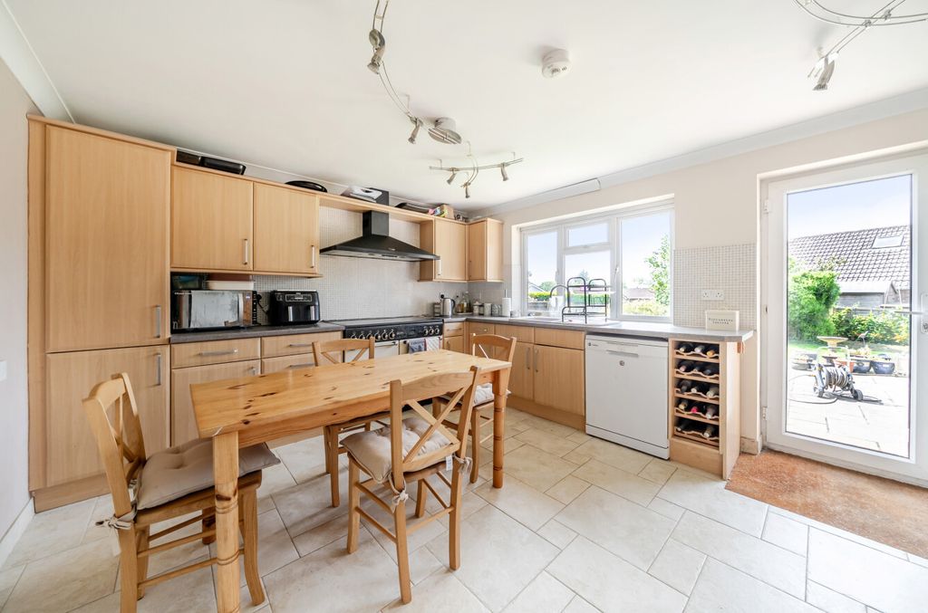 Property photo 2 of 15 1458009-13-6A0ee5...