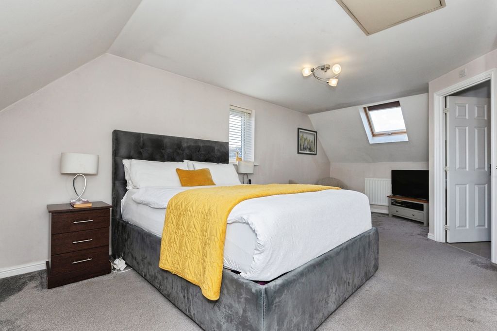 Property photo 3 of 19 Pbox-Img.Jpg