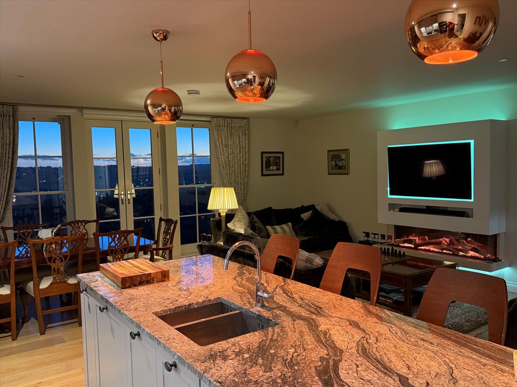 Property photo 3 of 26 Image