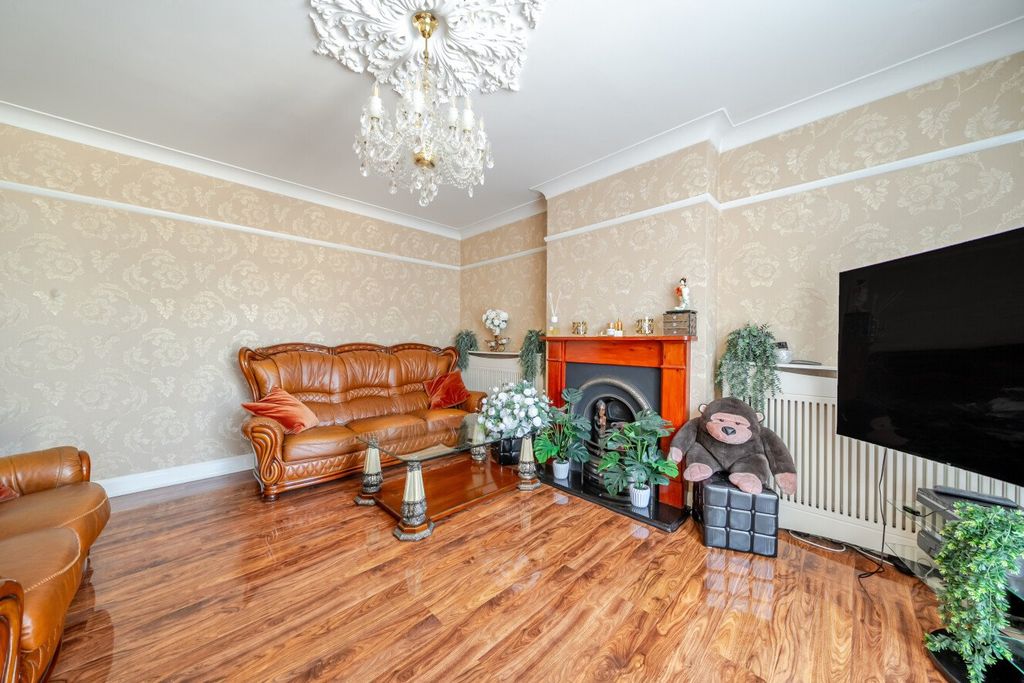 Property photo 2 of 20 Picture No. 13
