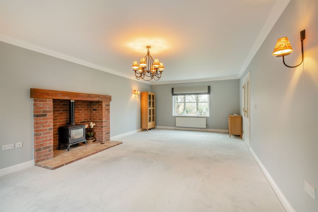 Property photo 3 of 16