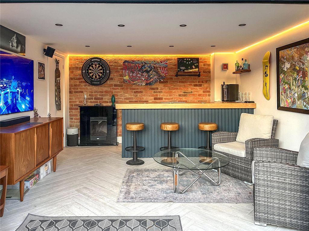 Property photo 3 of 29 Garden