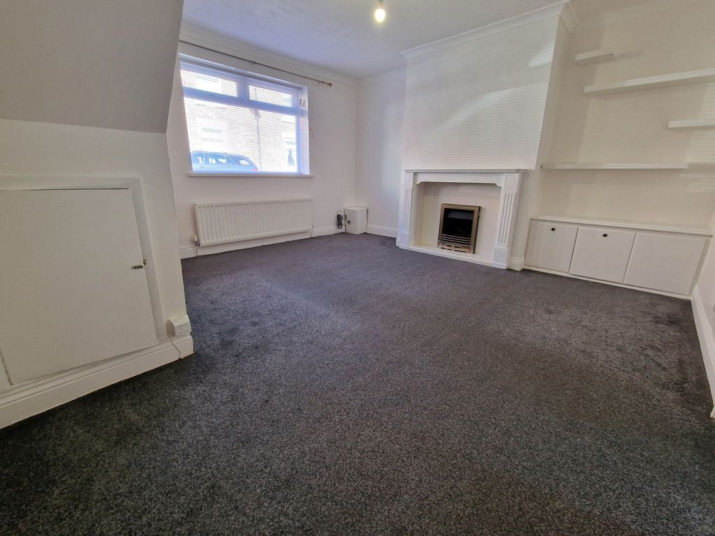 Property photo 2 of 15 Photograph 4