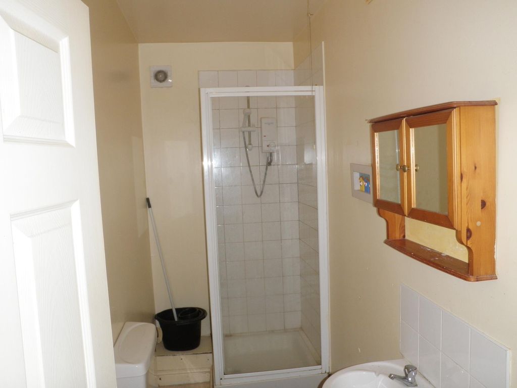 Property photo 3 of 4 Bathroom