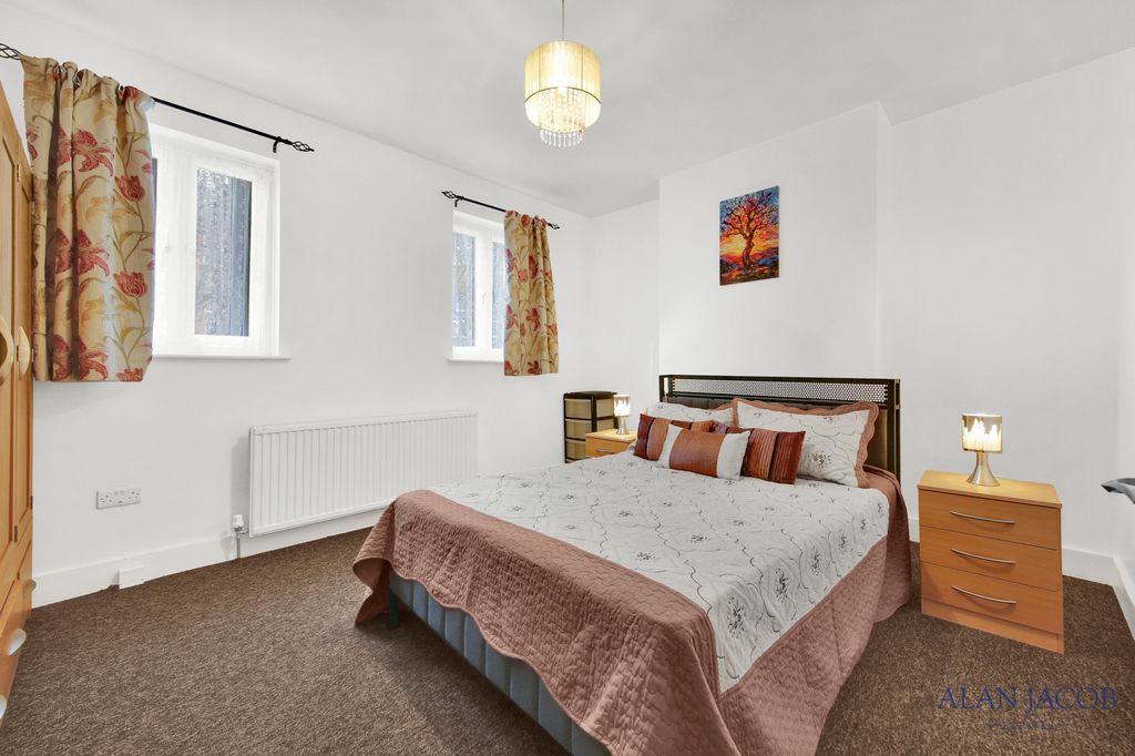 Property photo 2 of 20