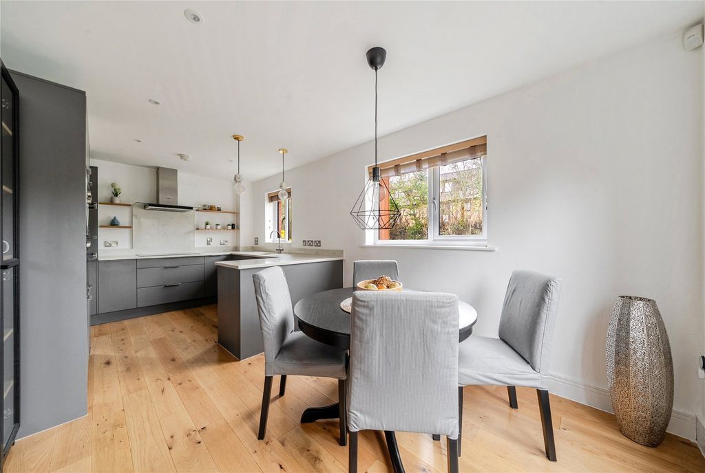 Property photo 3 of 17 Dining