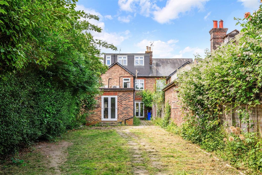 Property photo 2 of 28 Nutfield Road (7).Jpg