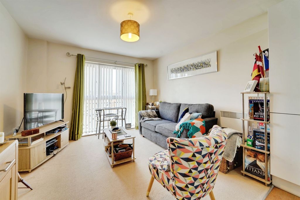 Property photo 2 of 19