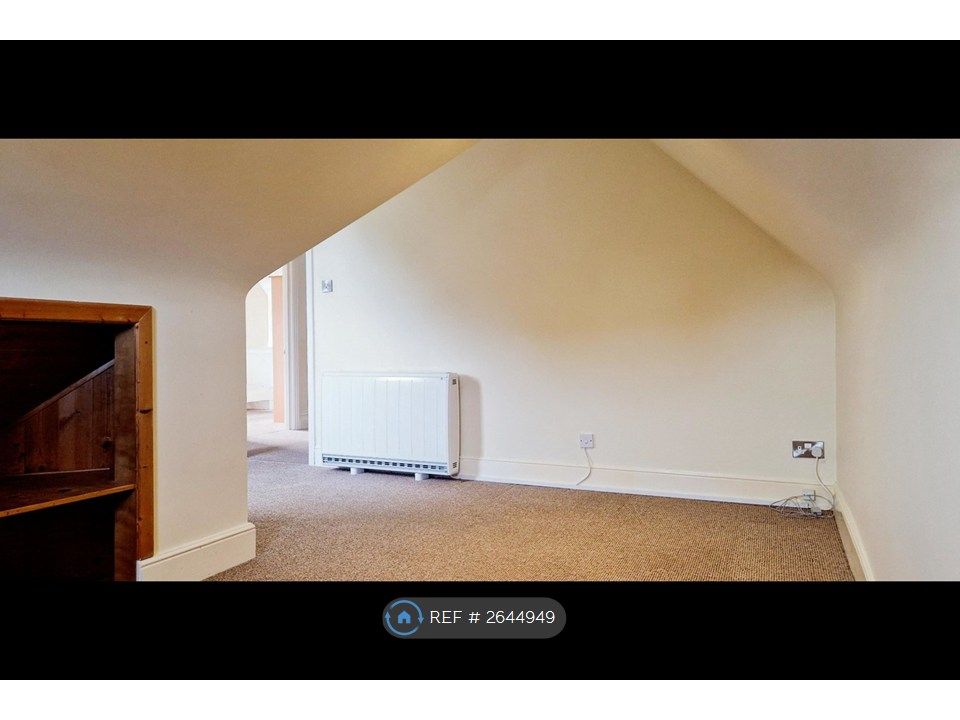 Property photo 2 of 16 Lounge