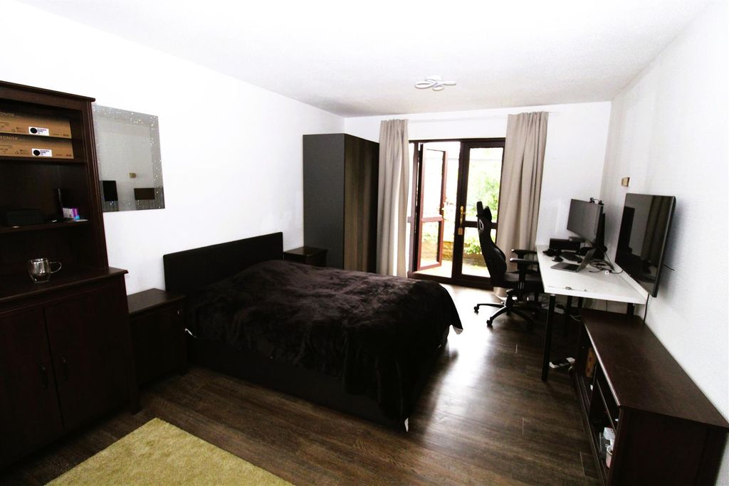 Property photo 2 of 13 Img_0003.Jpg