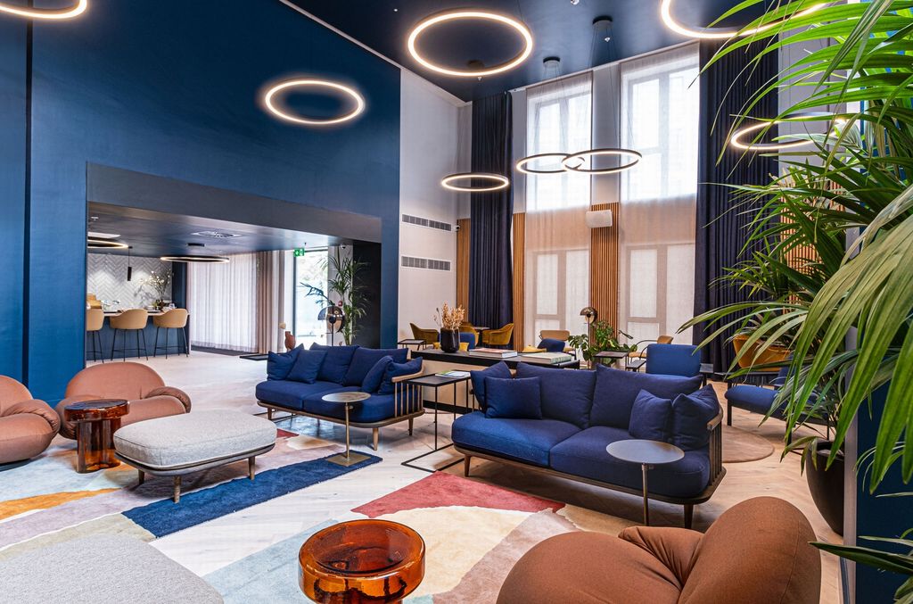 Property photo 3 of 19 Resident Lounge