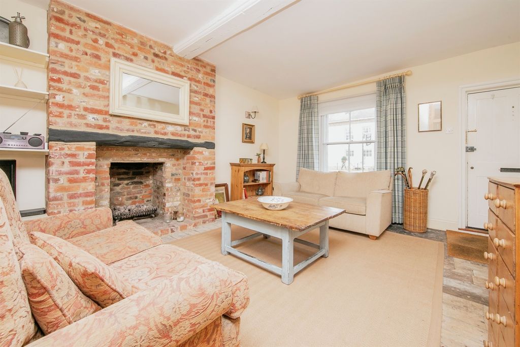 Property photo 2 of 16