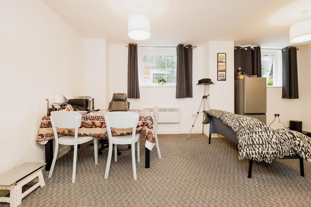 Property photo 2 of 15 91E4A546-4920-ee11-9966-000d3Ad539F5