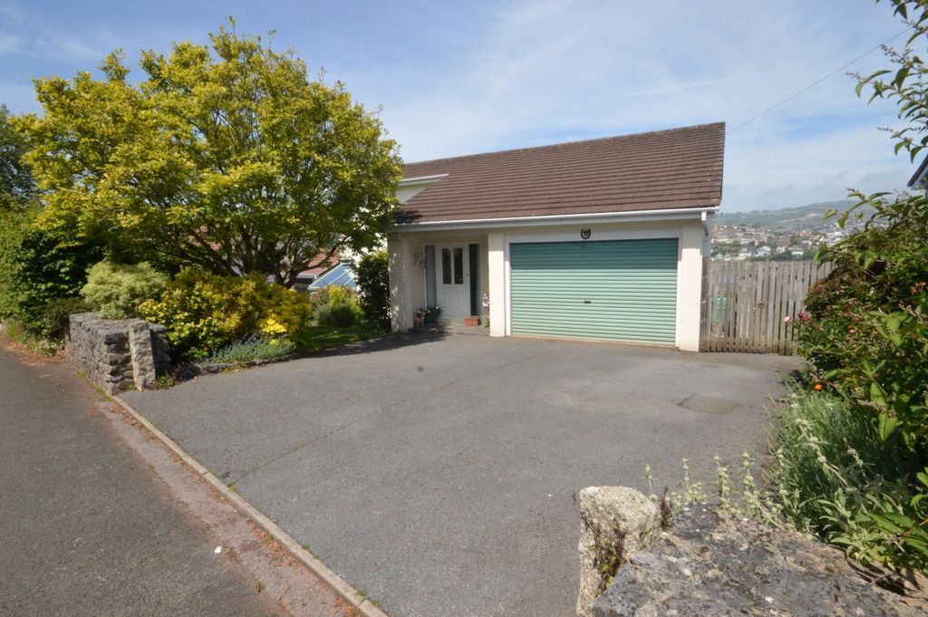 Property photo 2 of 30 Picture No. 93