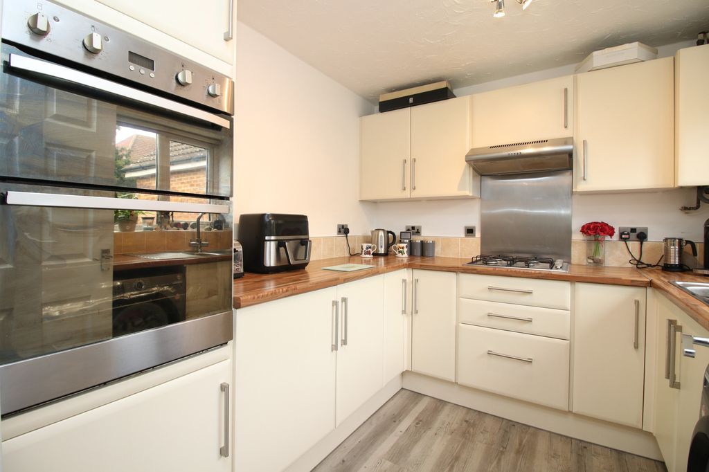 Property photo 3 of 20