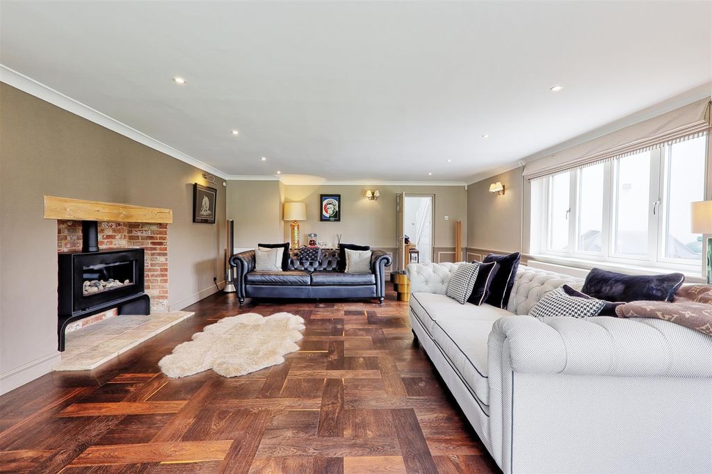 Property photo 2 of 48 Img_2096_7_8_Easyhdr-Interior3.Jpg