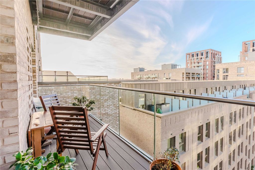 Property photo 2 of 25 Picture No. 15