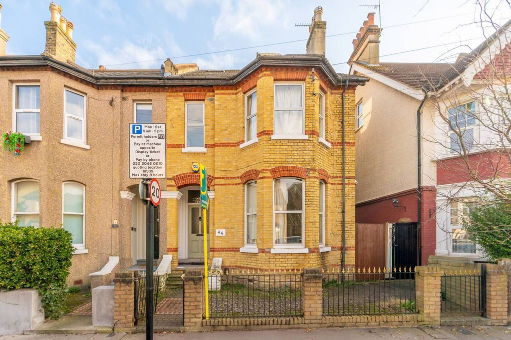 Property photo 1 of 12