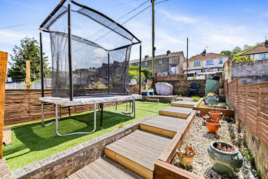 Property photo 2 of 9