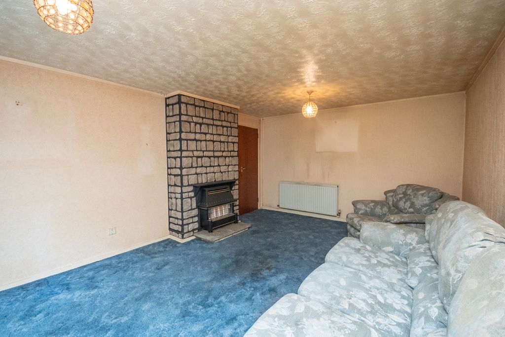 Property photo 2 of 14 Lounge