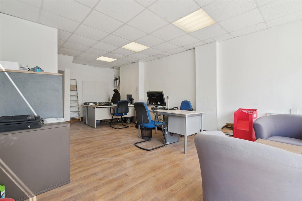 Property photo 2 of 15 24 Glenburnie Road Sw17 Retail 1.Jpg