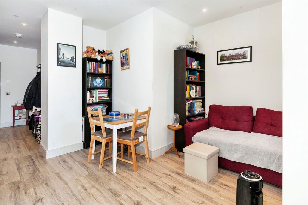 Property photo 3 of 17