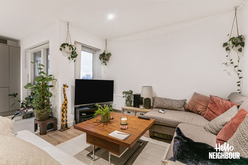 Property photo 3 of 15 Photo 2