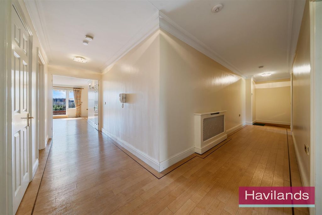 Property photo 2 of 21 Oakington Court-8.Jpg