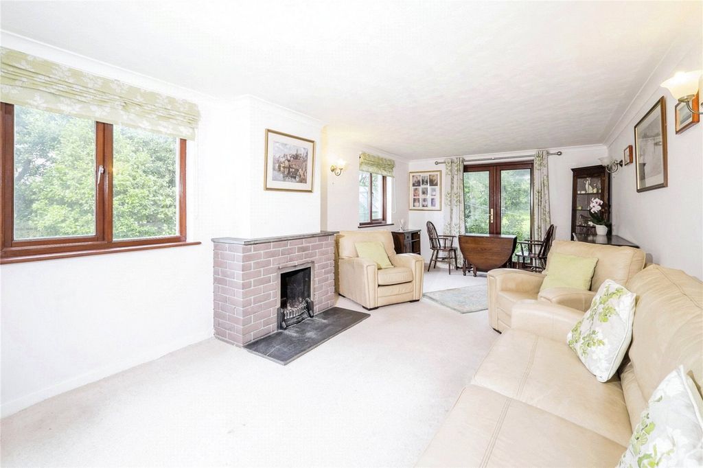 Property photo 2 of 17 Sitting Room