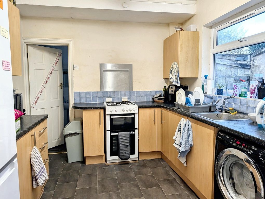 Property photo 3 of 14 Bright, Practical Kitchen With Fitted Units, Integ...