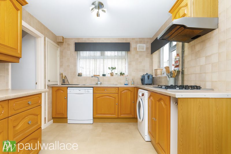 Property photo 3 of 17 Kitchen