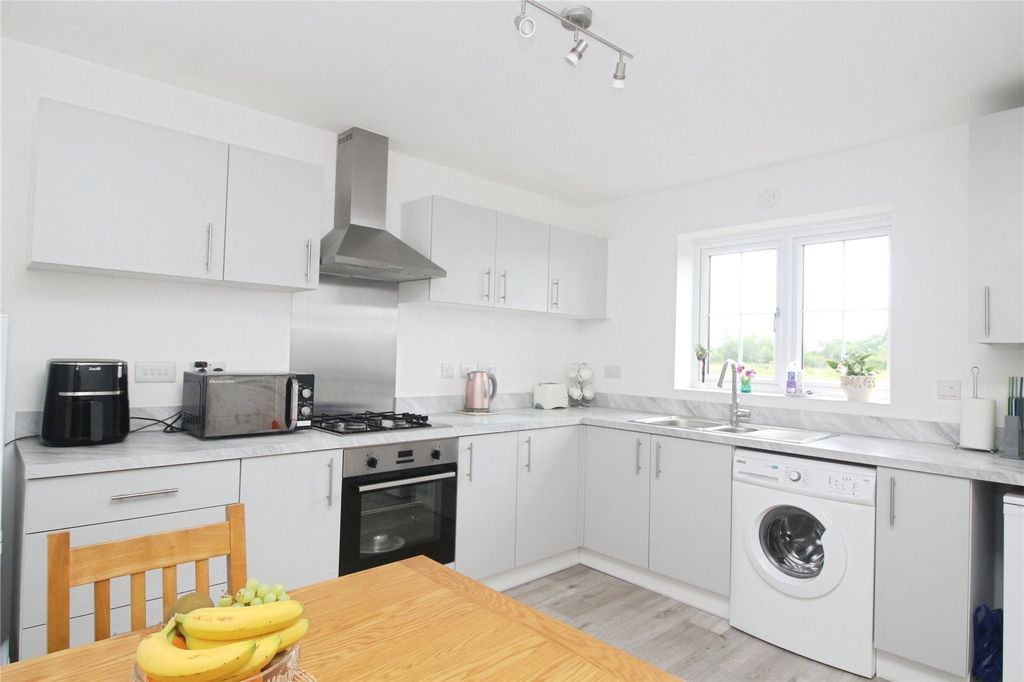 Property photo 2 of 11 Kitchen/Diner