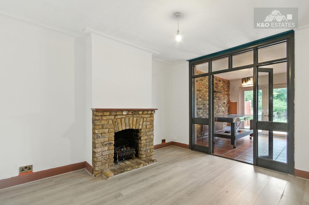 Property photo 3 of 17