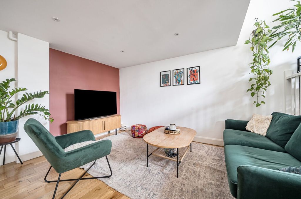 Property photo 3 of 21