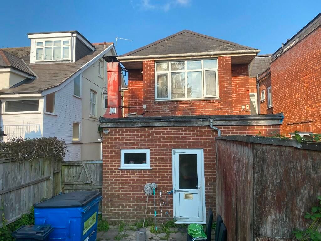 Property photo 2 of 28