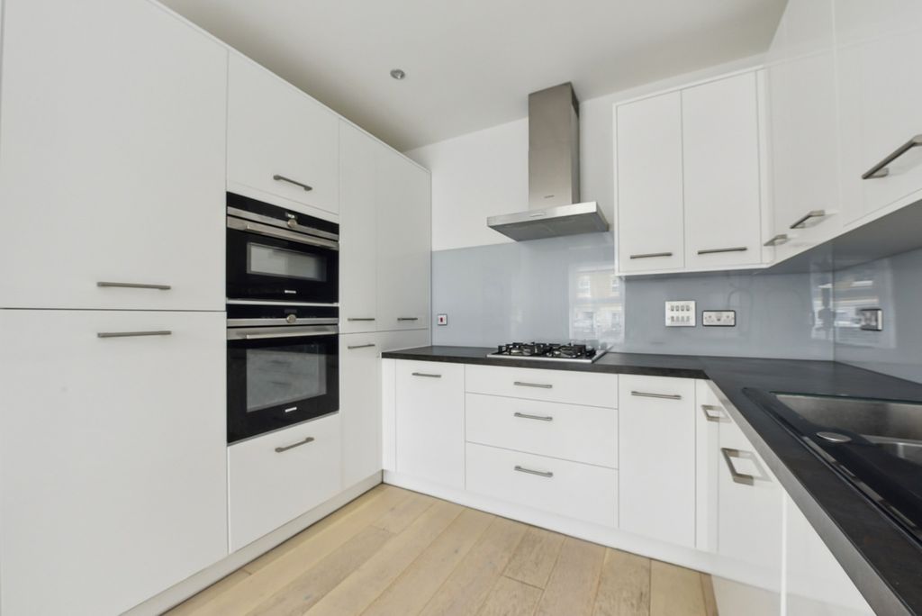 Property photo 3 of 19 4198272