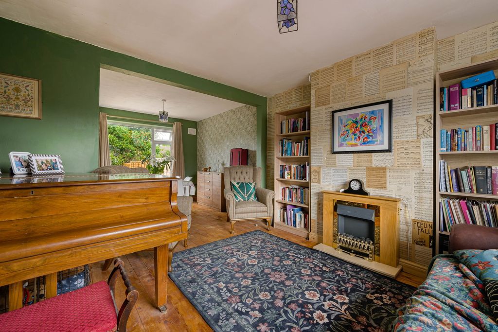 Property photo 2 of 18