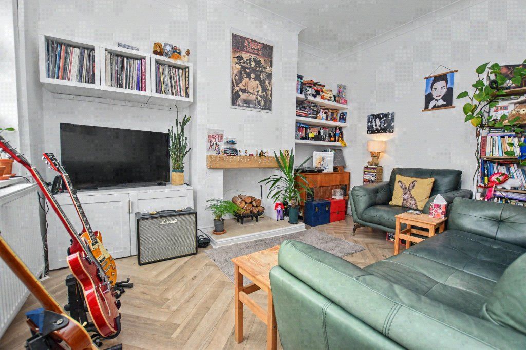 Property photo 2 of 14 Picture No. 12