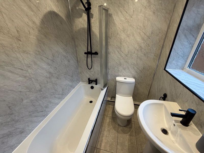 Property photo 2 of 7 Photo 4