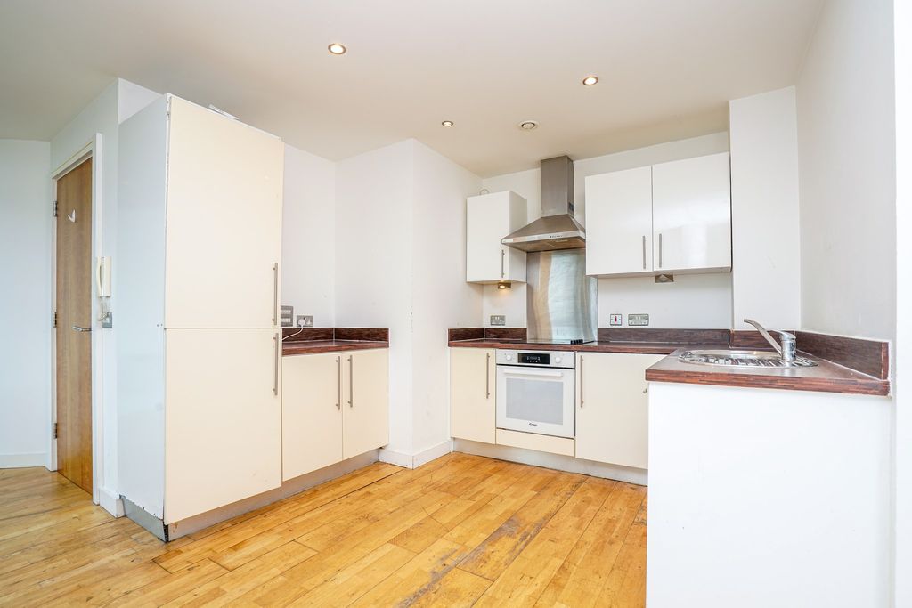 Property photo 2 of 22 Kitchen