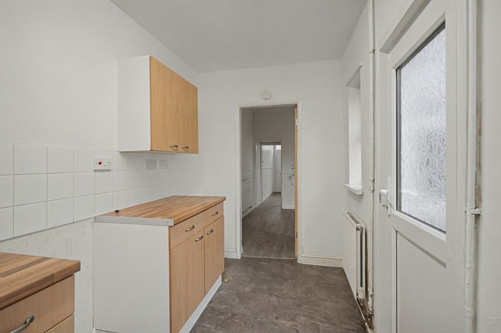 Property photo 3 of 19 49 Cottesmore Road, Humberstone, Leicester, Le5 3Ln