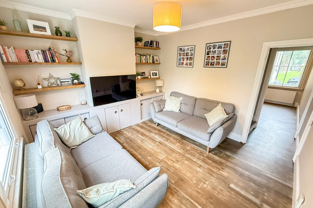 Property photo 2 of 11 Living Room