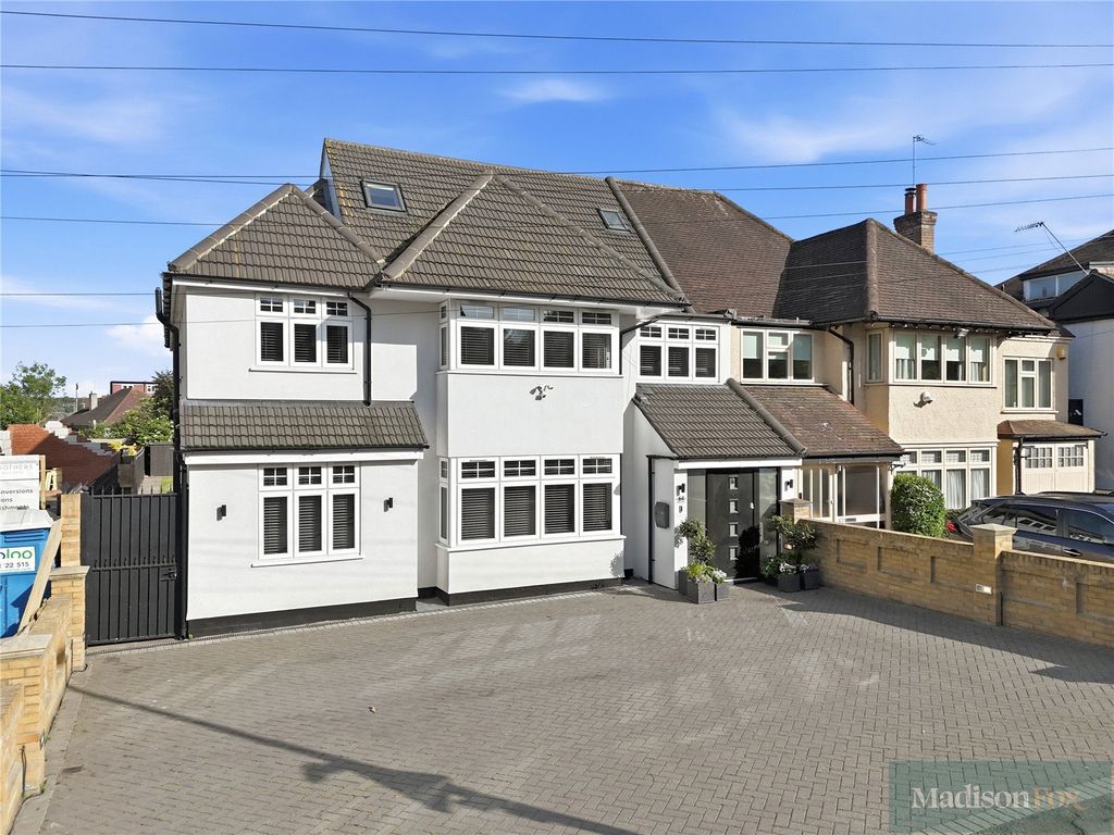 Property photo 1 of 51 Picture No. 06